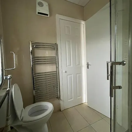 Superb Triple Near Airport - 5 Gasthof 3*