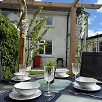 Superb Triple Near Airport - 5 3* Dublin