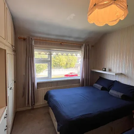 Superb Triple Near Airport - 5 بيت ضيافة