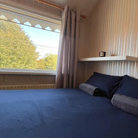Superb Triple Near Airport - 5 Dublin