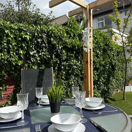 Superb Triple Near Airport - 5 Guest house Dublin