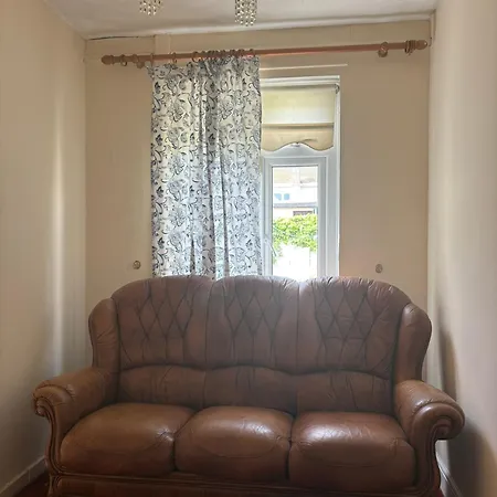 Superb Triple Near Airport - 5 Guest house Dublin